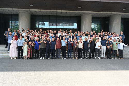 光影凝岁月 丹青颂华章 前郭县老照片油画作品展献礼建县70周年