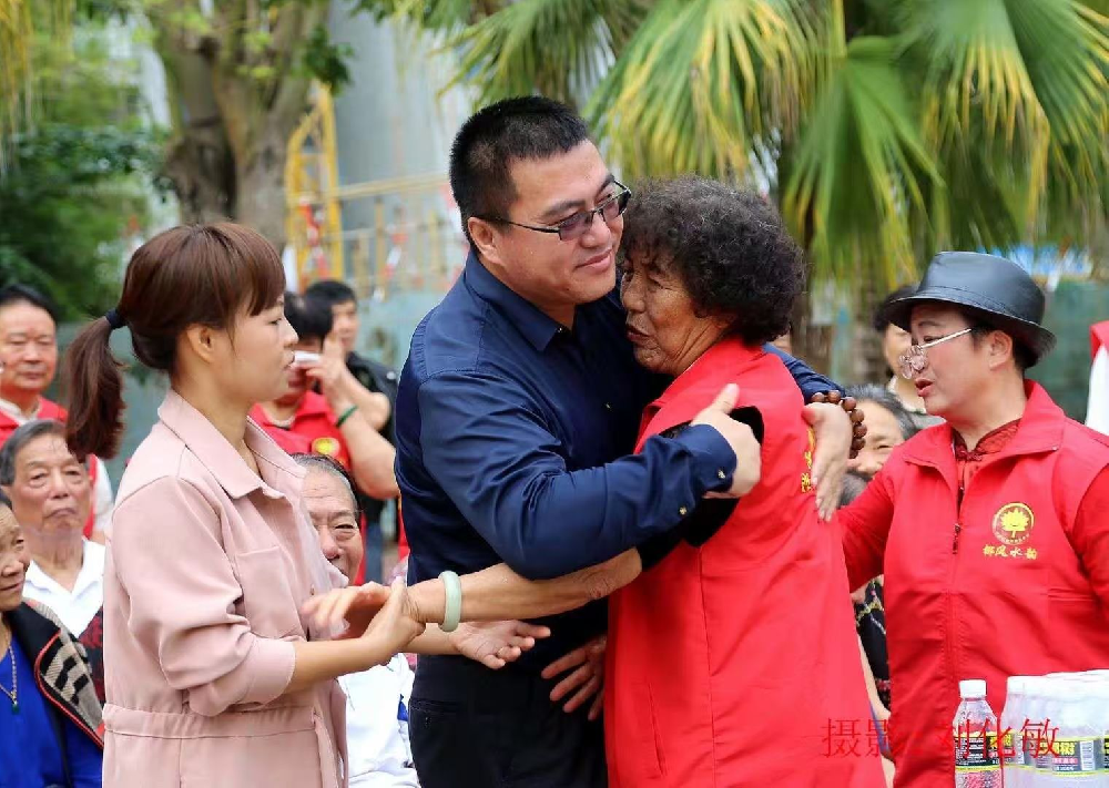 海南省安定县：为爱坚守 为老担当——付子云从北国到南疆的孝心与公益之路