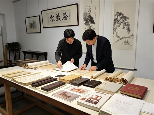 名家字画古籍硬木家具变现，北京丰宝斋上门鉴定诚信评估